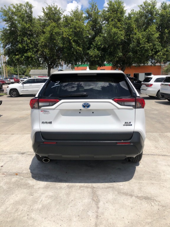 2021 Toyota Rav4 Image 3