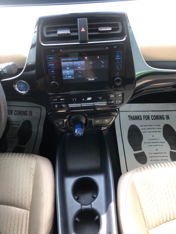 2016 Toyota Prius Image 14