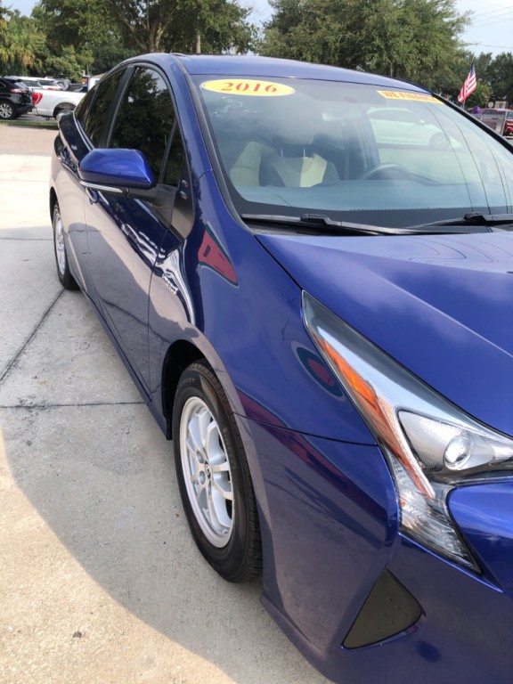 2016 Toyota Prius Image 18