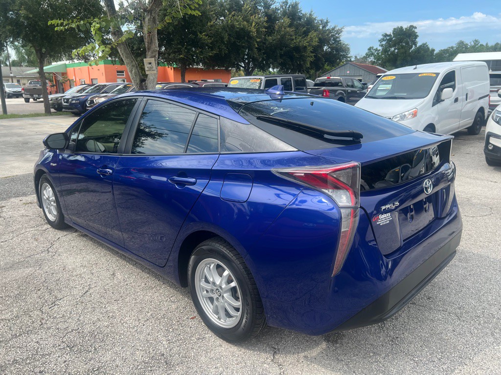 2016 Toyota Prius Image 30