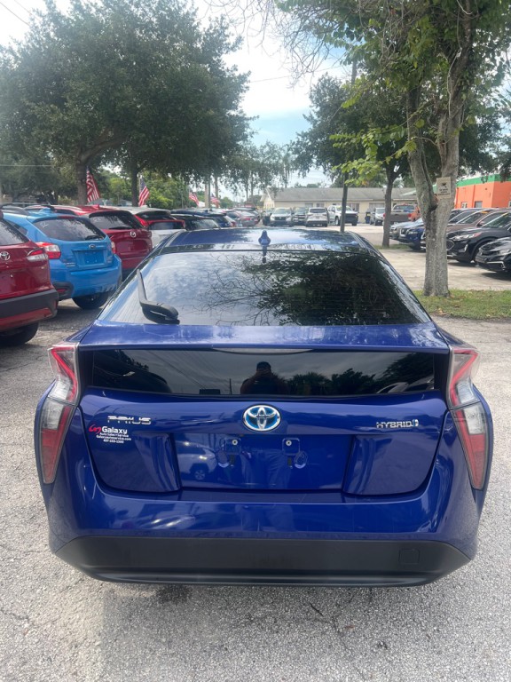 2016 Toyota Prius Image 32