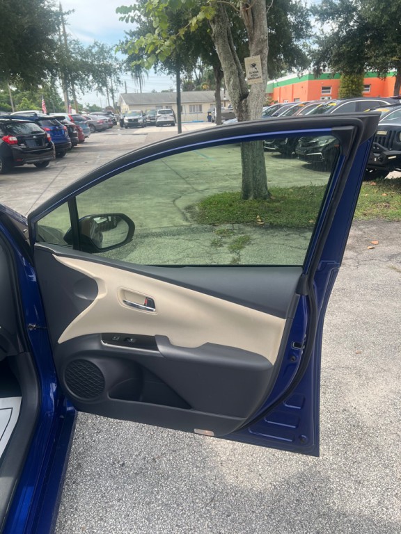 2016 Toyota Prius Image 38
