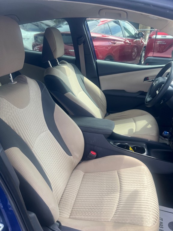 2016 Toyota Prius Image 40
