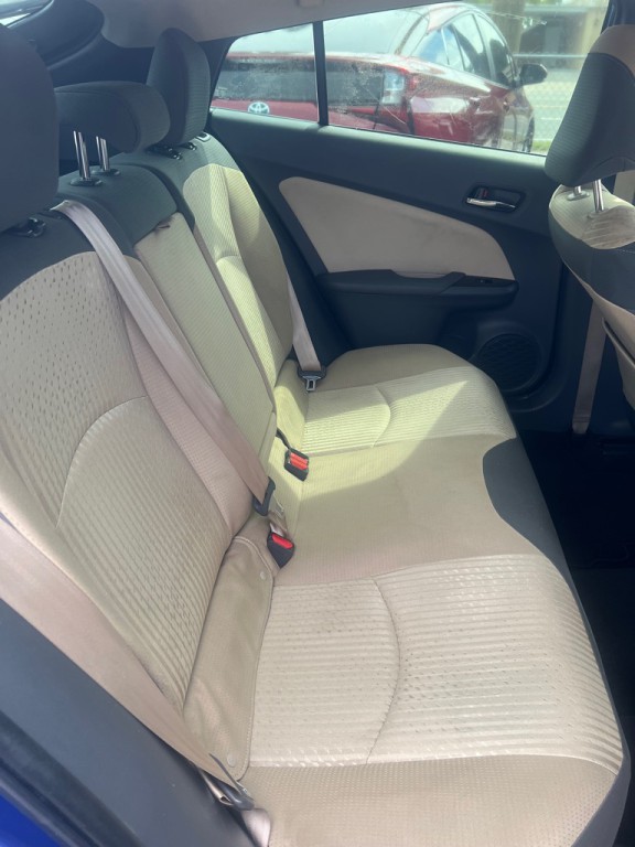 2016 Toyota Prius Image 42