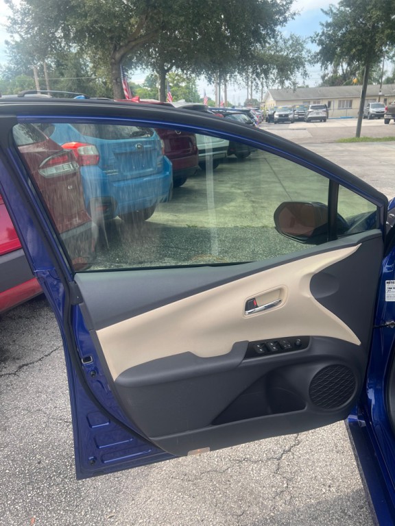 2016 Toyota Prius Image 46