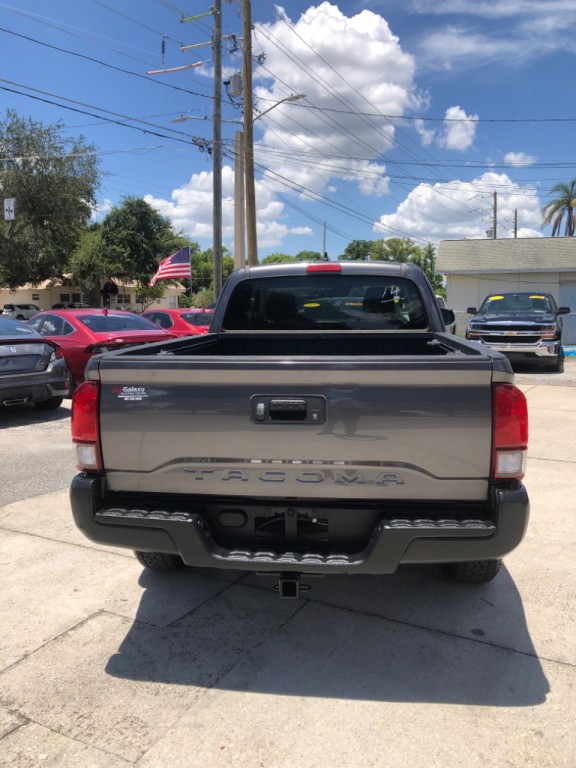 2019 Toyota Tacoma Image 3