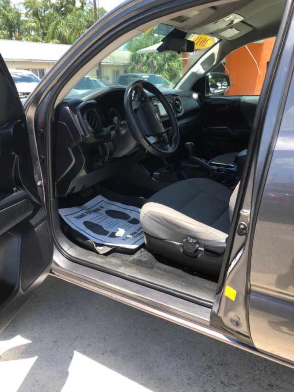 2019 Toyota Tacoma Image 6