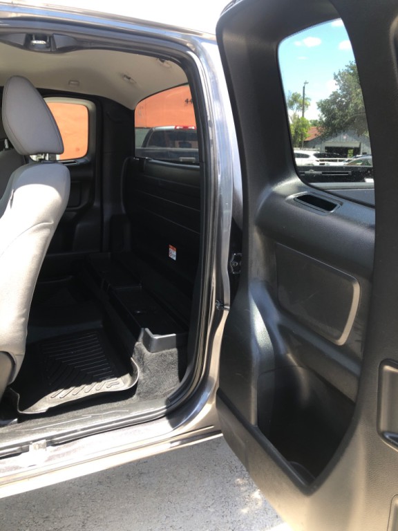 2019 Toyota Tacoma Image 7