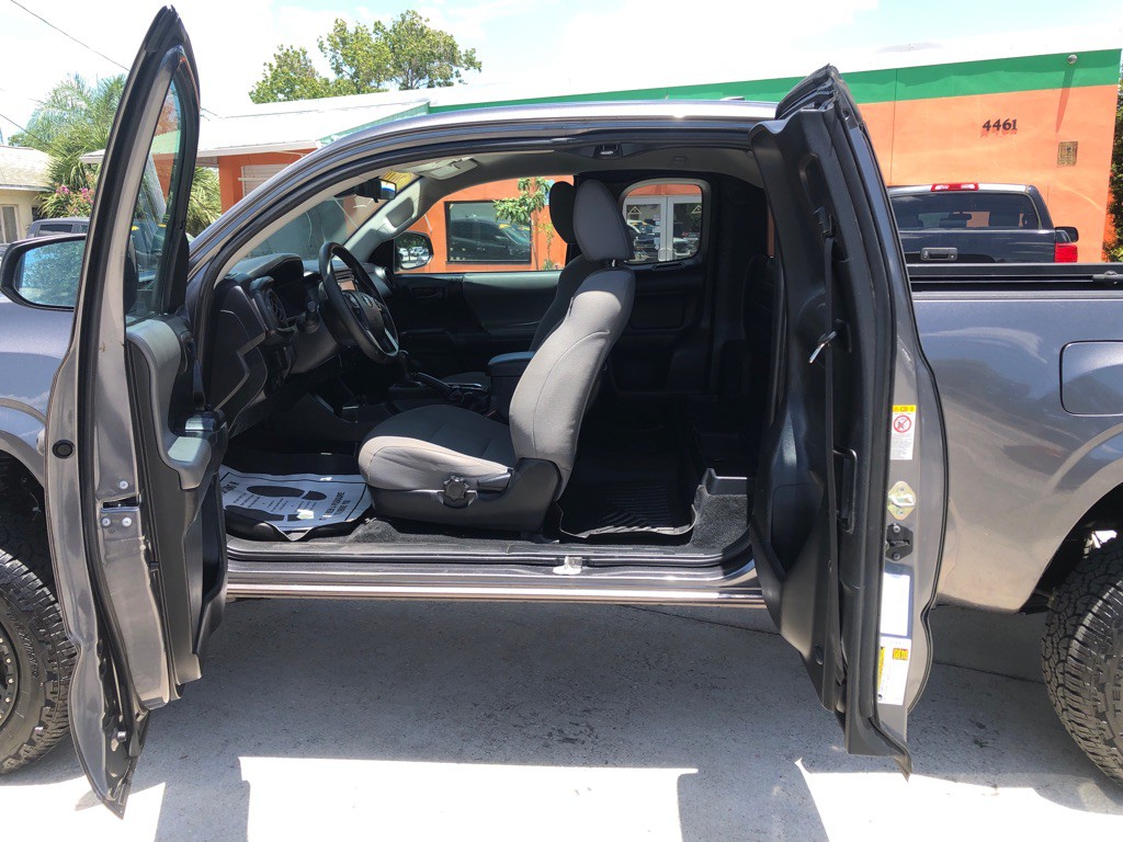 2019 Toyota Tacoma Image 17