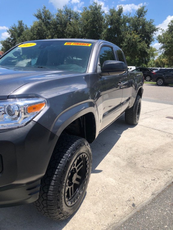 2019 Toyota Tacoma Image 18