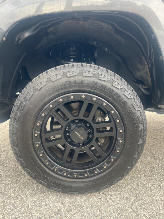 2019 Toyota Tacoma Image 27