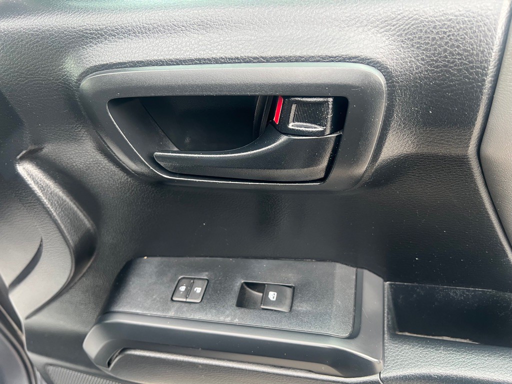 2019 Toyota Tacoma Image 35
