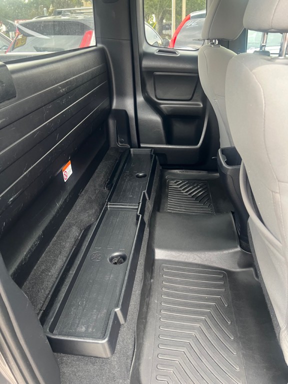 2019 Toyota Tacoma Image 38