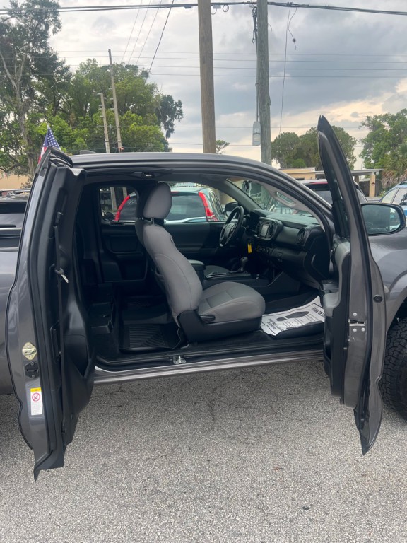 2019 Toyota Tacoma Image 39