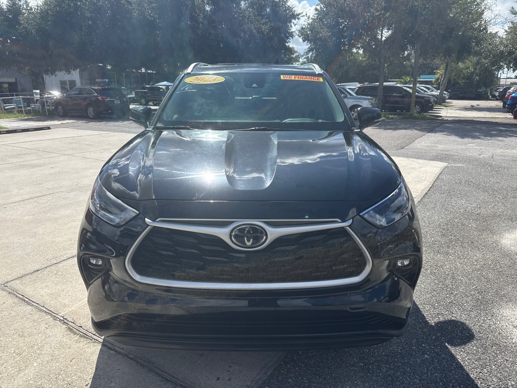 2023 Toyota Highlander Image 2