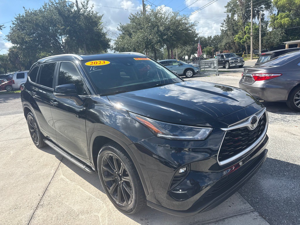 2023 Toyota Highlander Image 3
