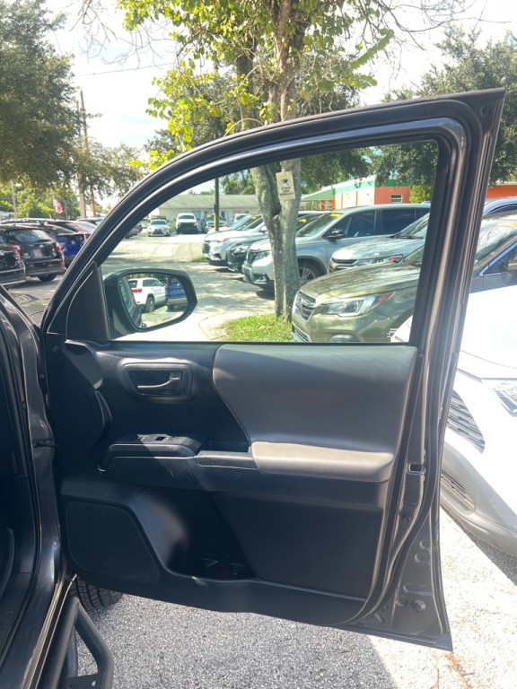 2018 Toyota Tacoma Image 11