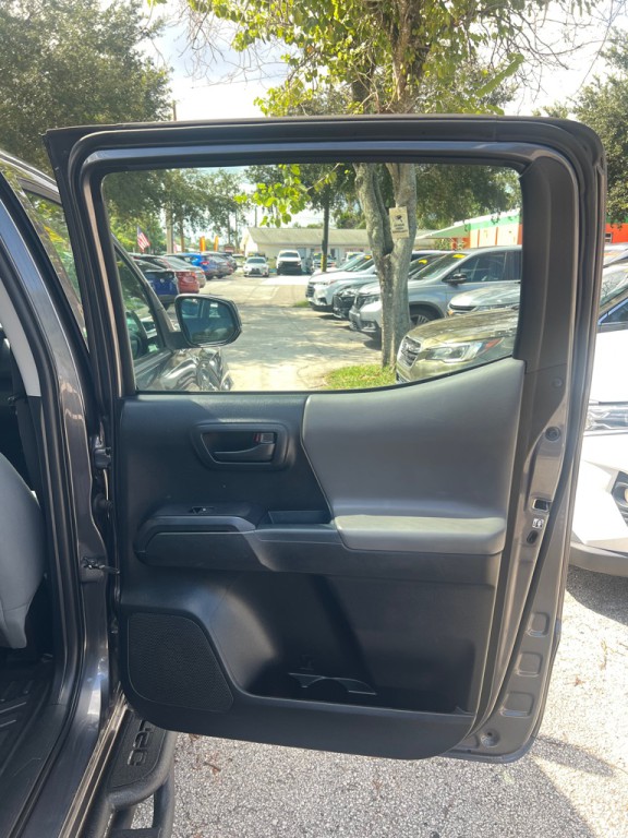 2018 Toyota Tacoma Image 14