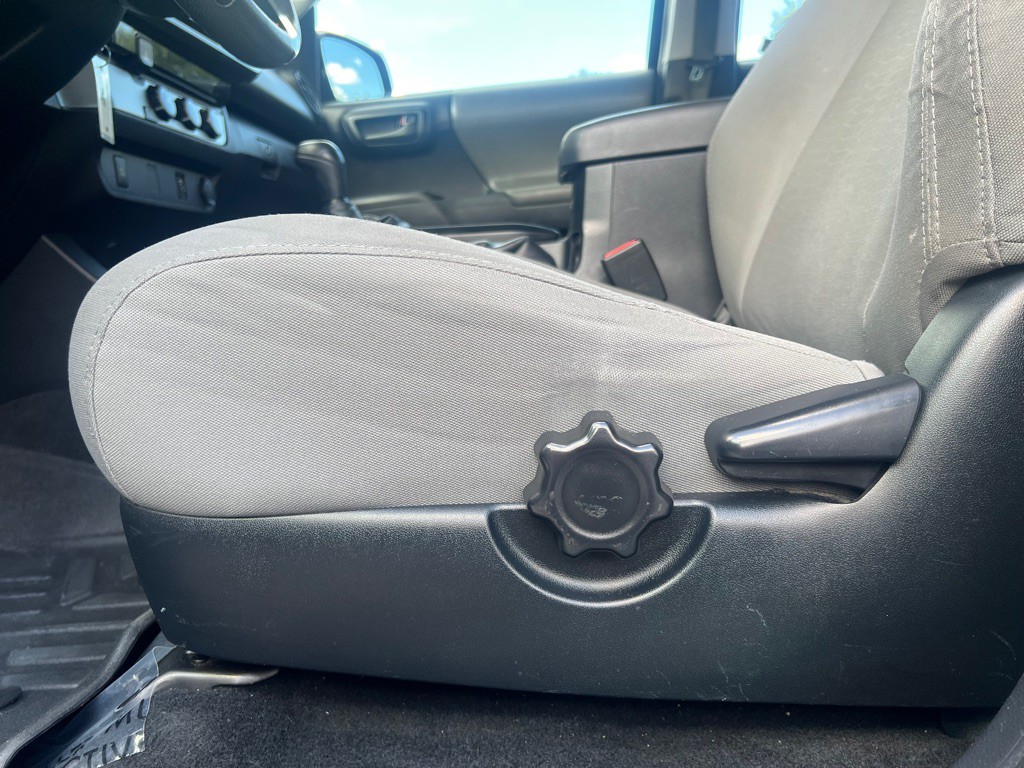 2018 Toyota Tacoma Image 27