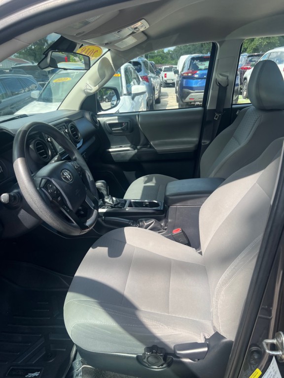 2018 Toyota Tacoma Image 34