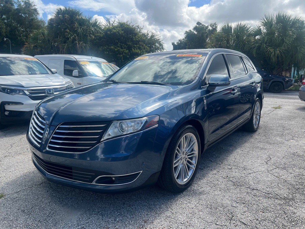 2018 Lincoln MKT Image 4