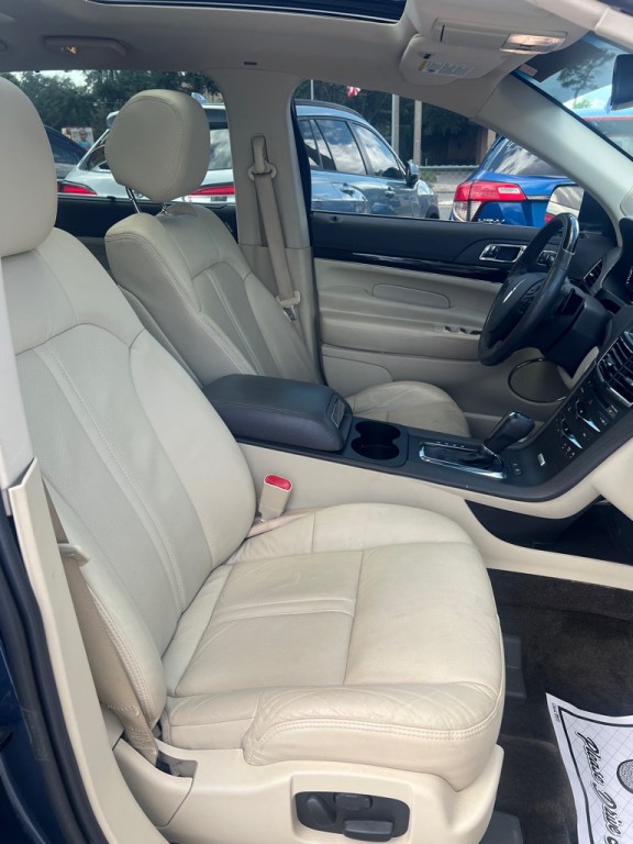 2018 Lincoln MKT Image 19