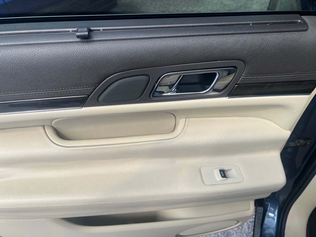 2018 Lincoln MKT Image 24
