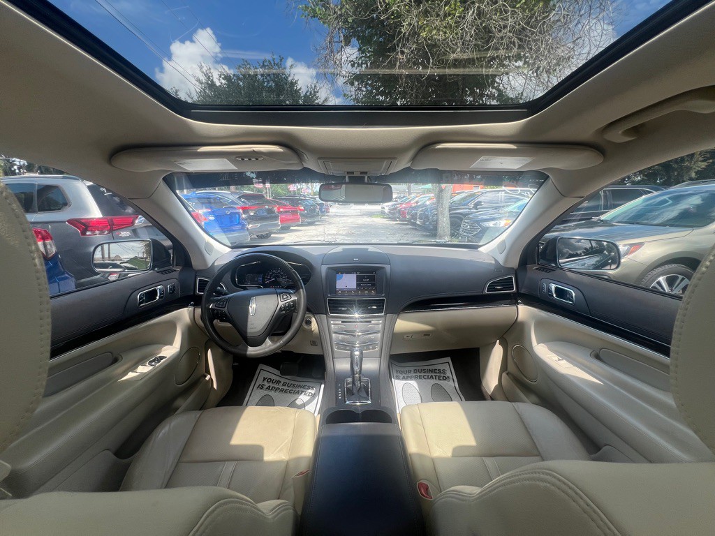 2018 Lincoln MKT Image 27