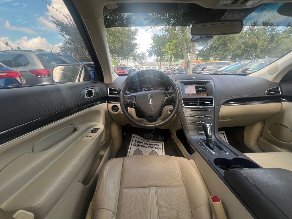 2018 Lincoln MKT Image 30