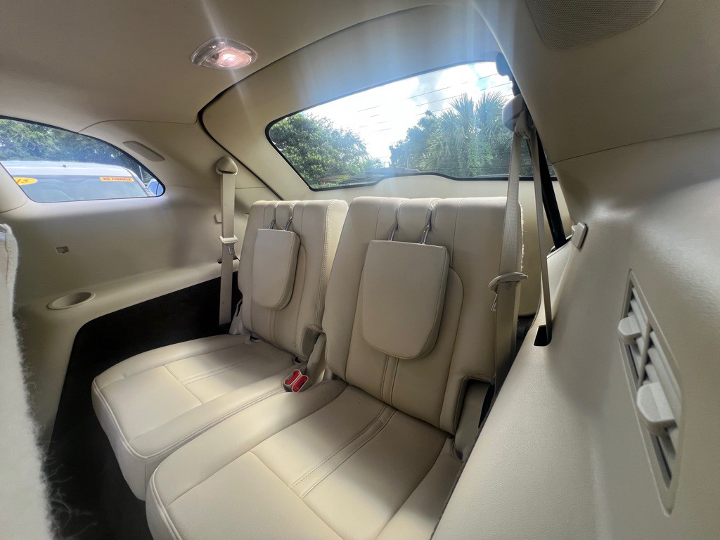 2018 Lincoln MKT Image 31