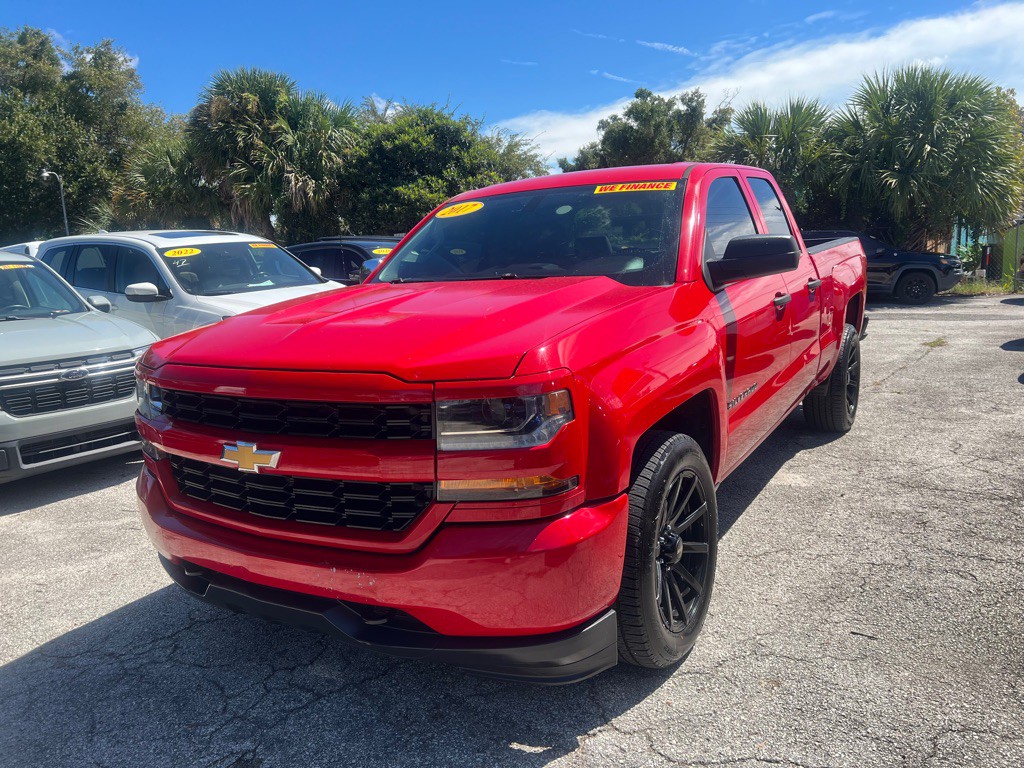 2017 Chevrolet Silverado 1500 Image 3