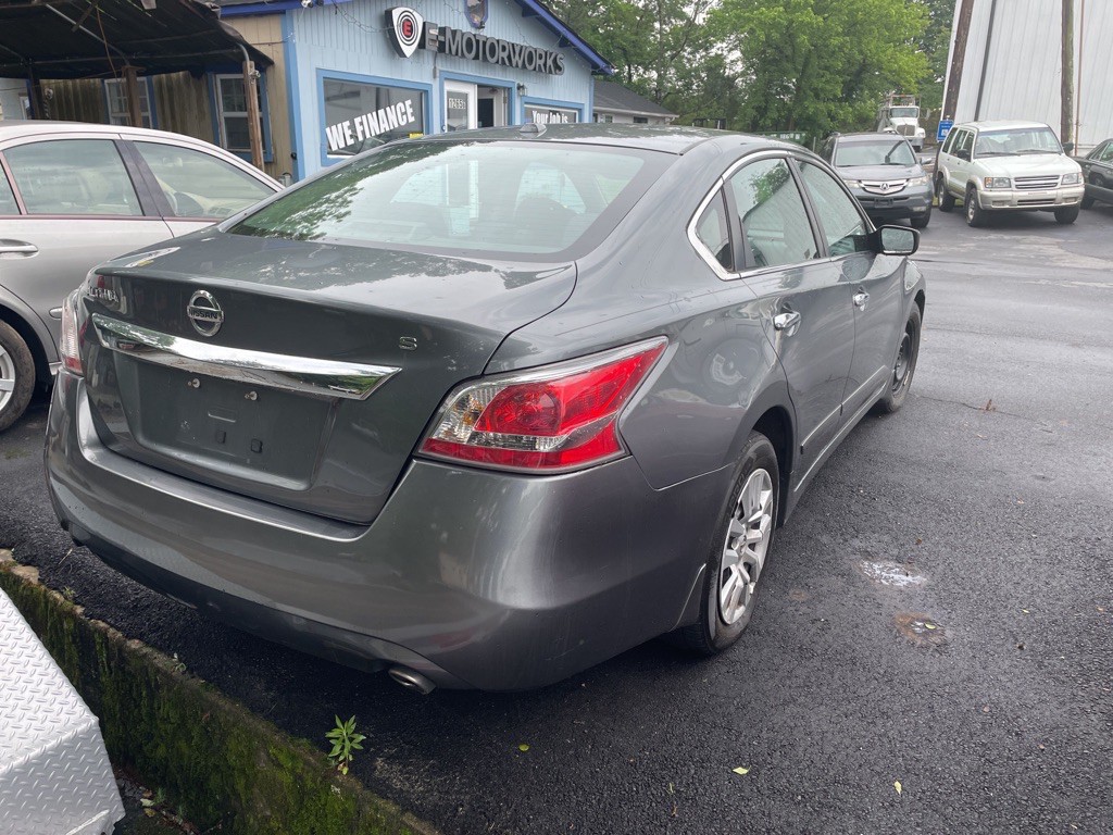 2015 Nissan Altima Image 4