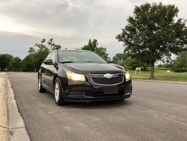 2013 Chevrolet Cruze Image 2