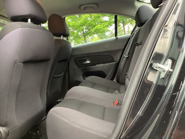 2013 Chevrolet Cruze Image 17