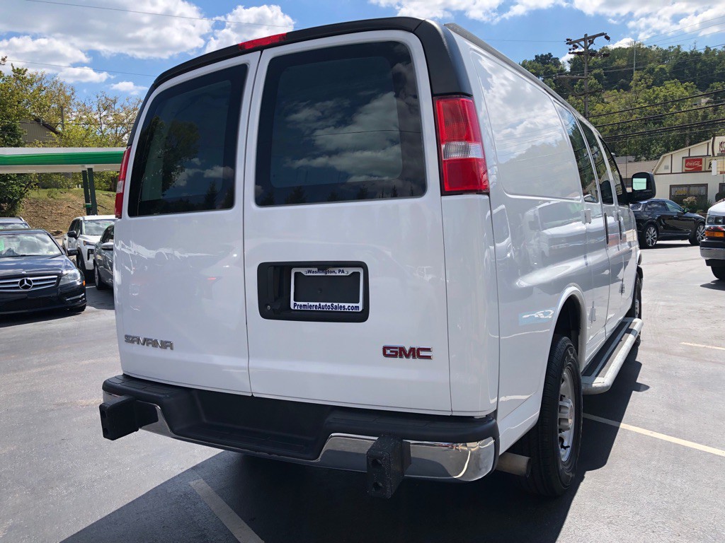 2023 GMC Savana Image 4