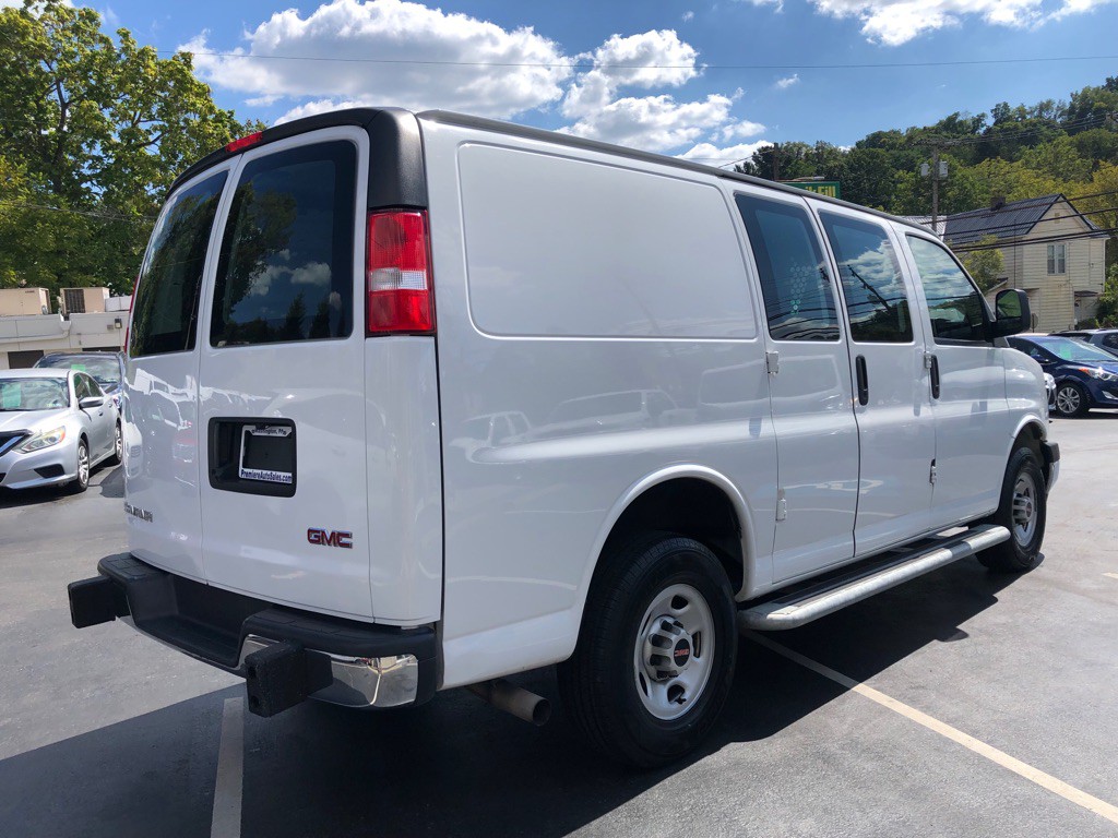 2023 GMC Savana Image 5