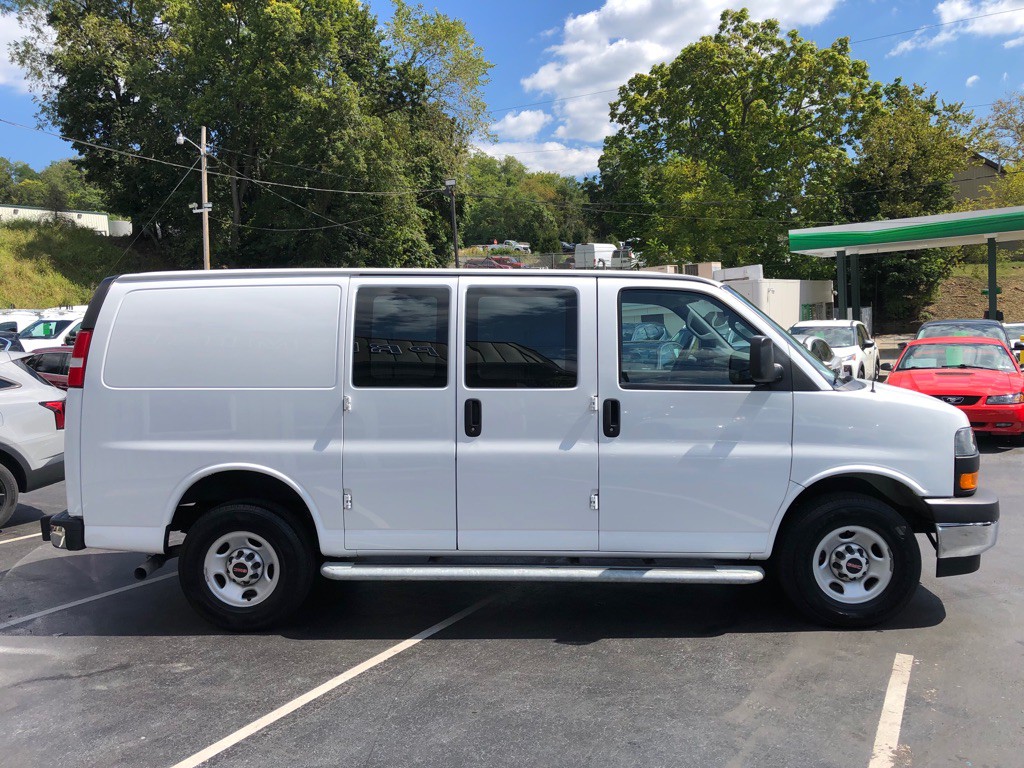 2023 GMC Savana Image 6