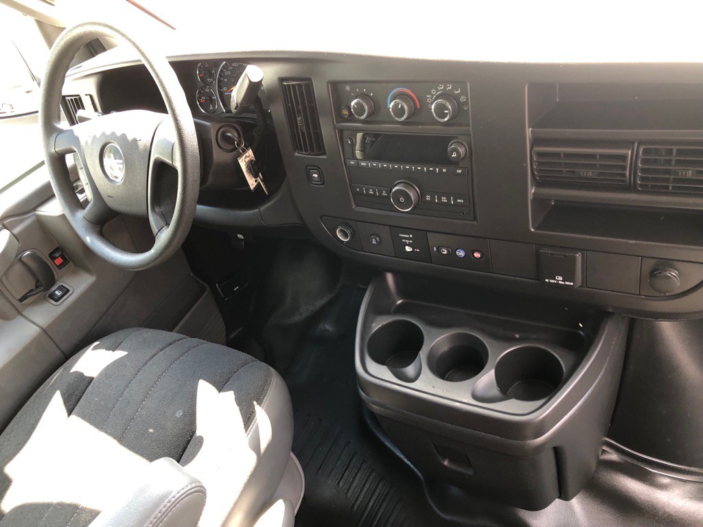2023 GMC Savana Image 26