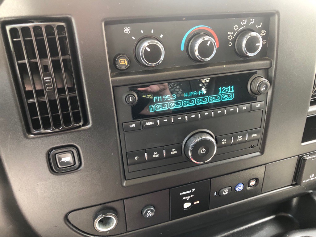 2023 GMC Savana Image 28