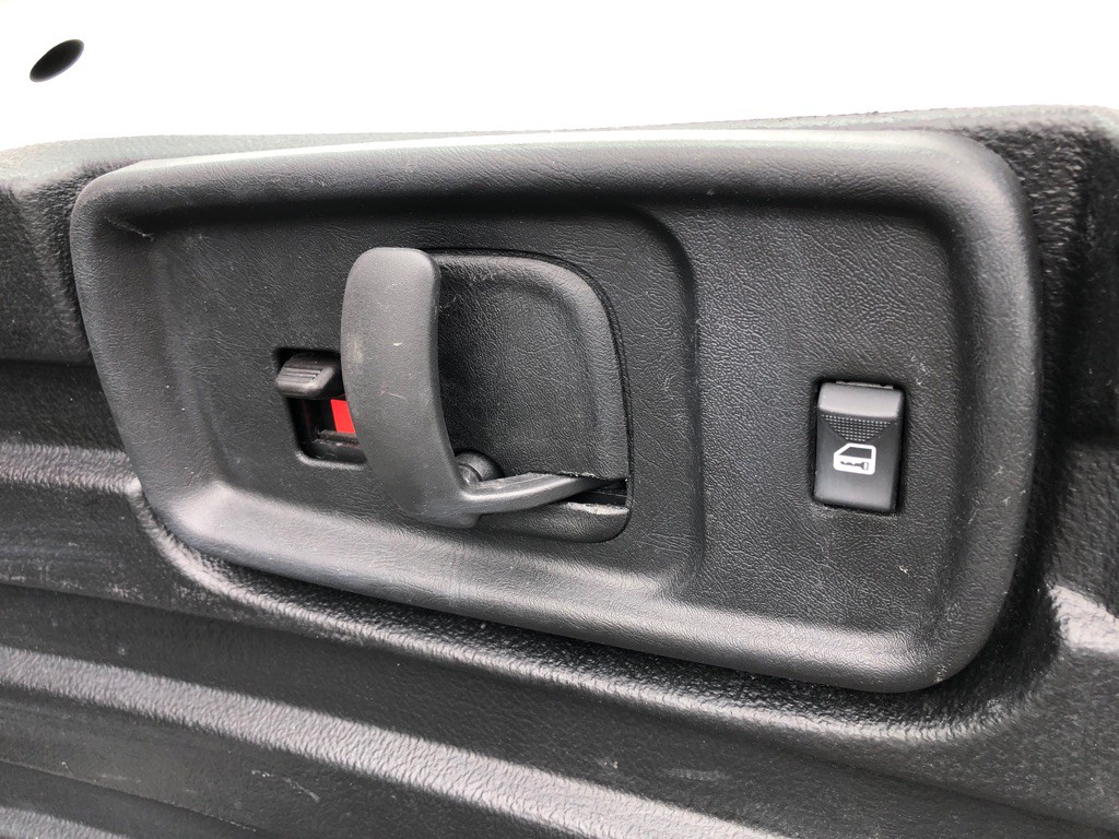 2023 Chevrolet Express Image 21