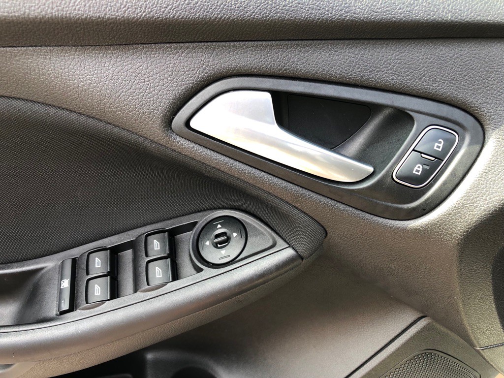 2017 Ford Focus Image 15