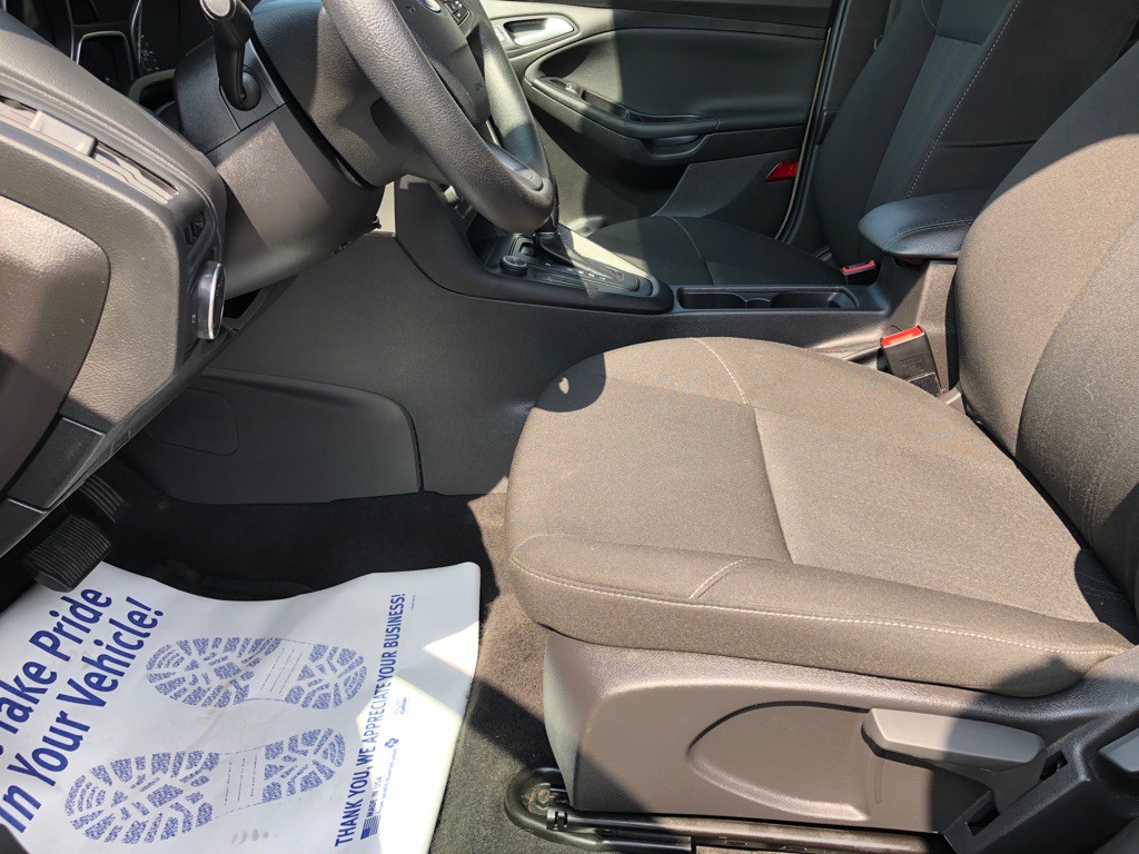 2017 Ford Focus Image 16