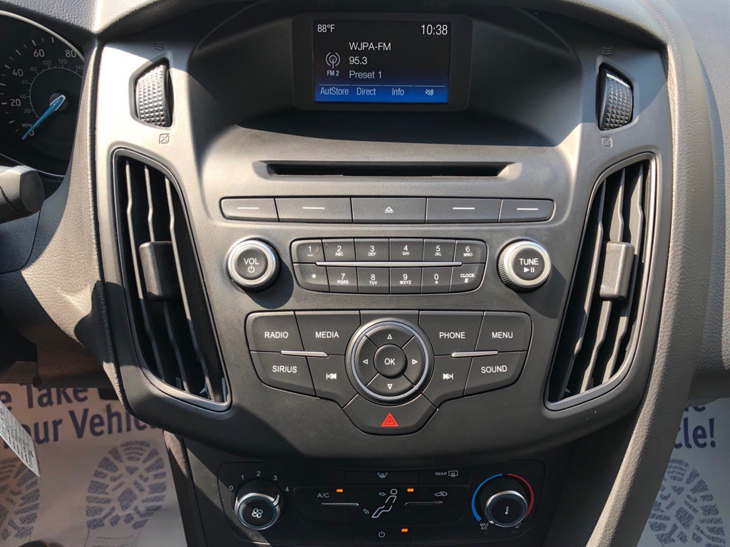 2017 Ford Focus Image 24