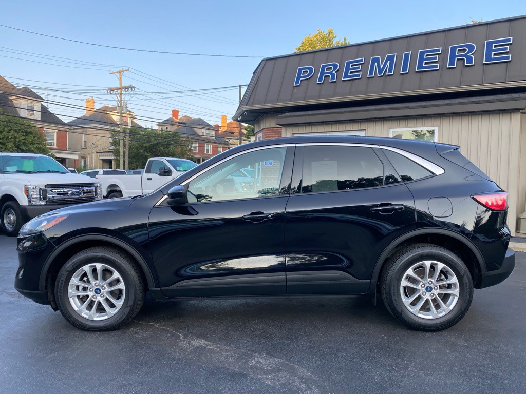 2021 Ford Escape Image 2