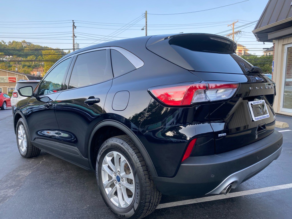 2021 Ford Escape Image 3