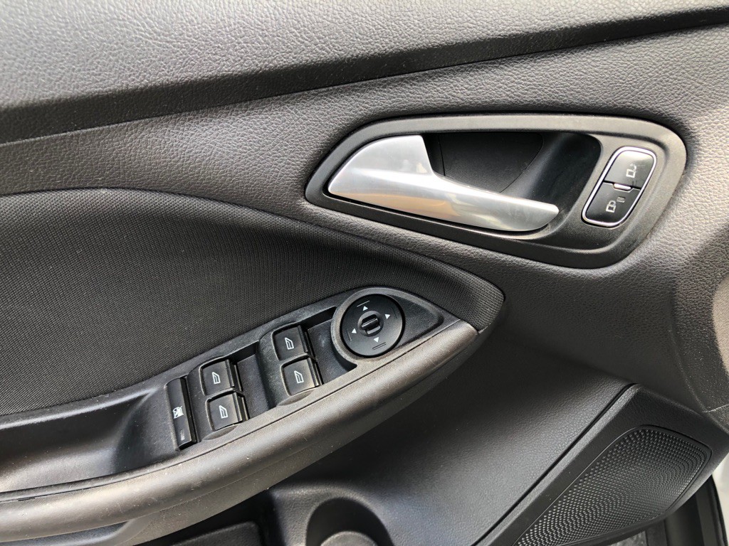 2015 Ford Focus Image 15