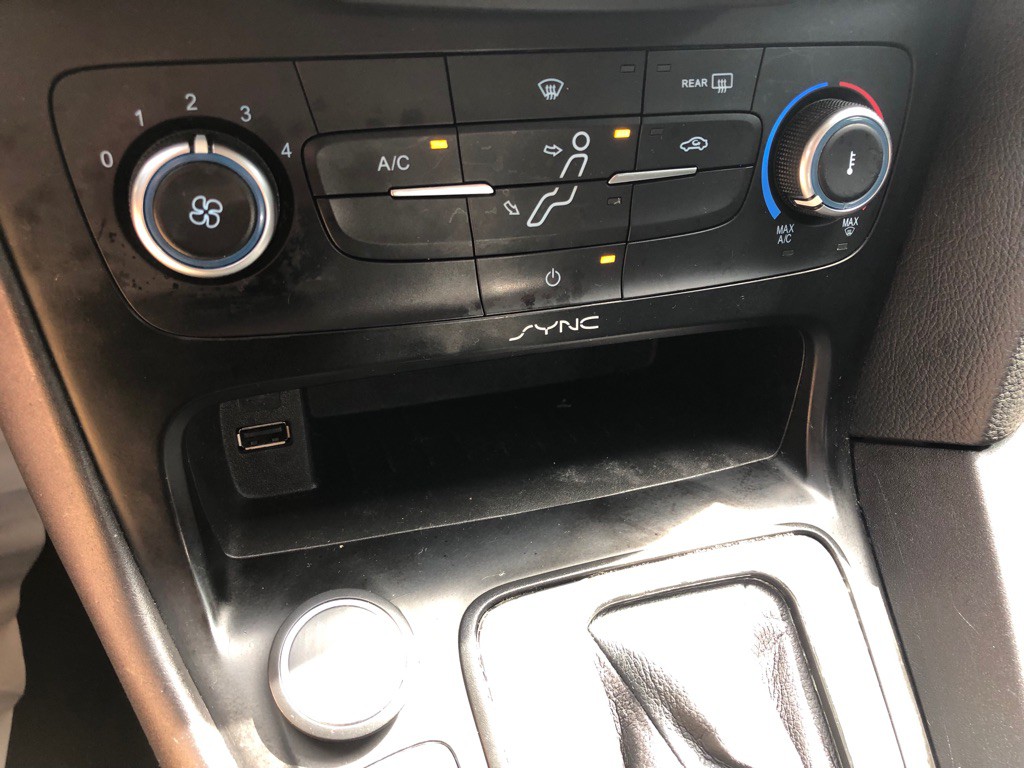 2015 Ford Focus Image 25
