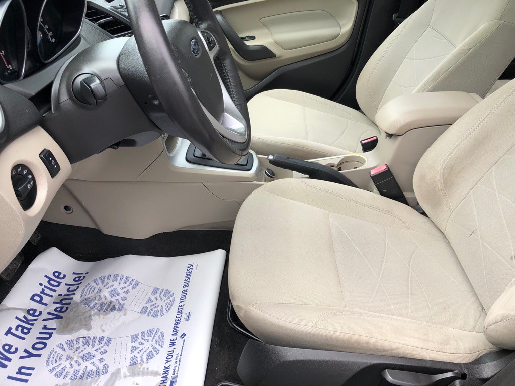 2014 Ford Fiesta Image 17