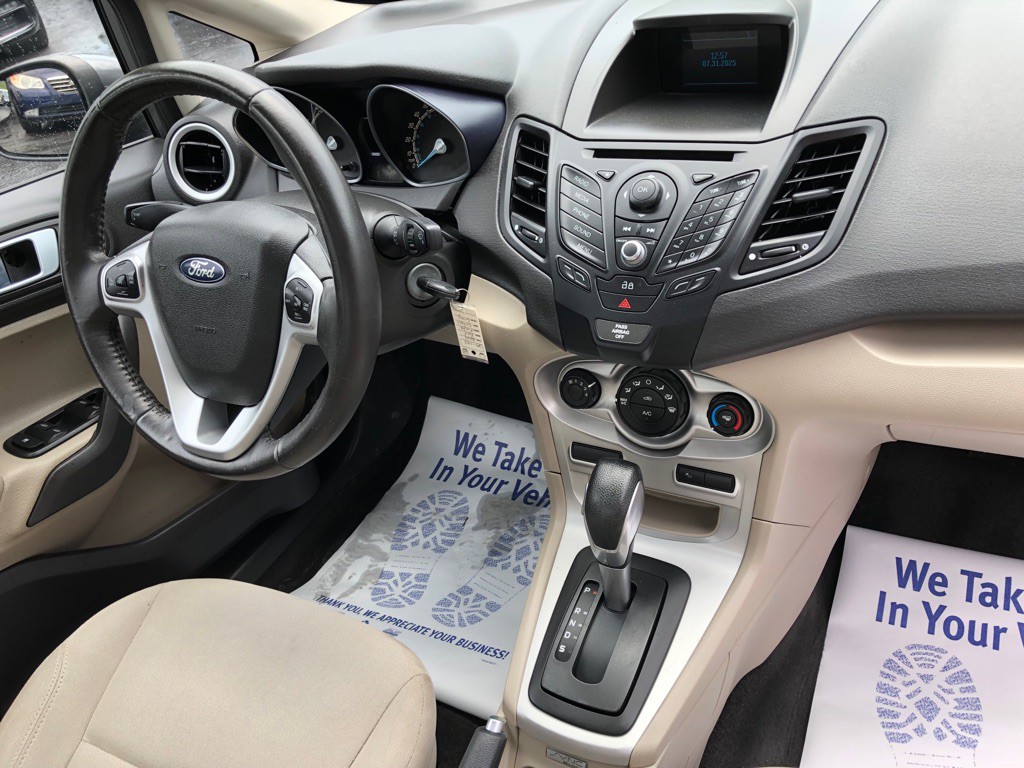 2014 Ford Fiesta Image 23