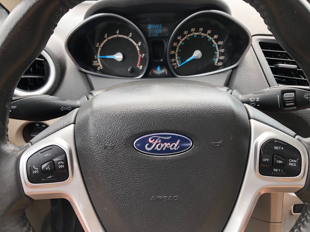 2014 Ford Fiesta Image 28
